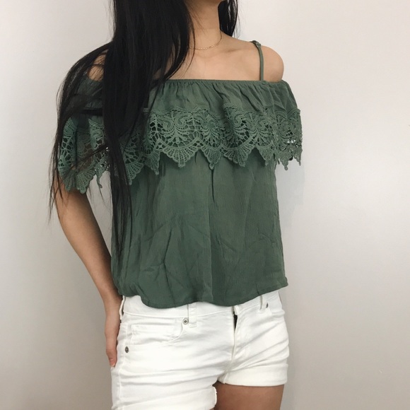 Taylor // Sage Green Blouse - Picture 3 of 4